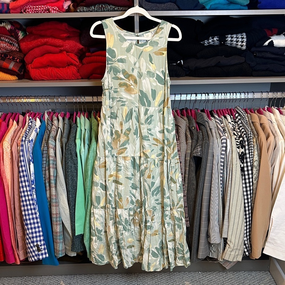 A New Day sage/tan floral sleeveless back button keyhole closure midi dress S
